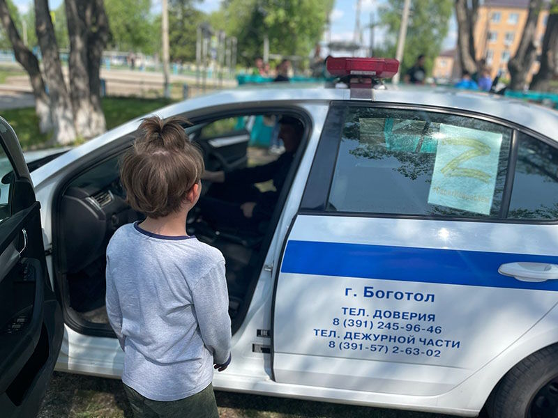 Родители, напомните детям правила дорожного движения.